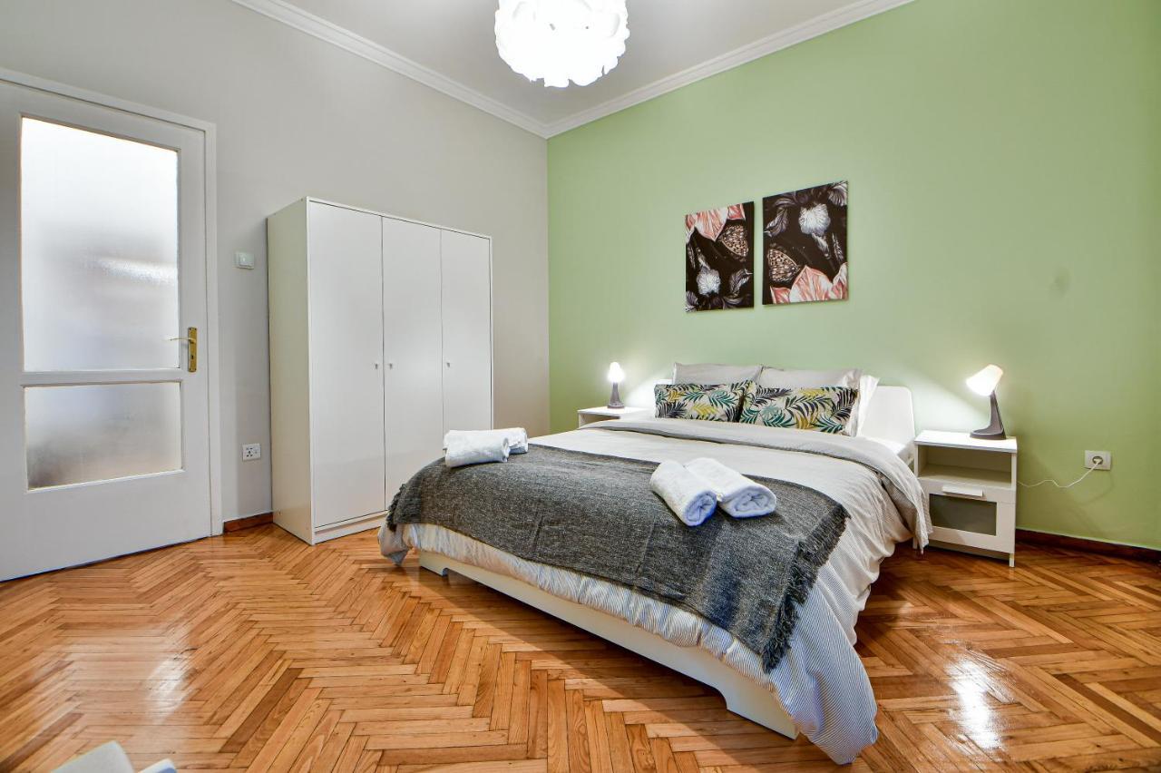 Thiras Lovely Apartment By Zain Atenas Exterior foto